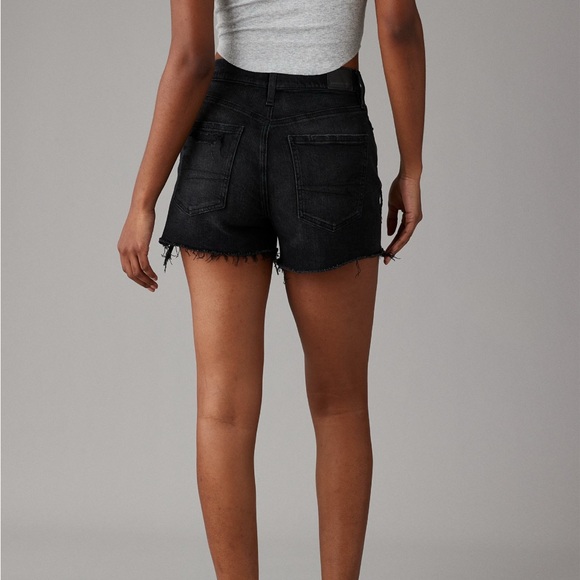 Women's American Eagle Strigid super high waisted relaxed denim shorts - Picture 2 of 4